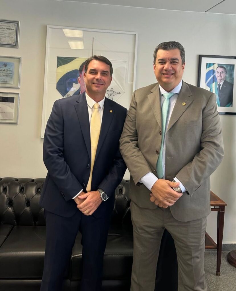 Léo Rodrigues Cumpre Agenda Em Brasília Ao Lado Do Senador Flávio Bolsonaro 1 7fcfb094 4258 411e b84b 930cfda730d4