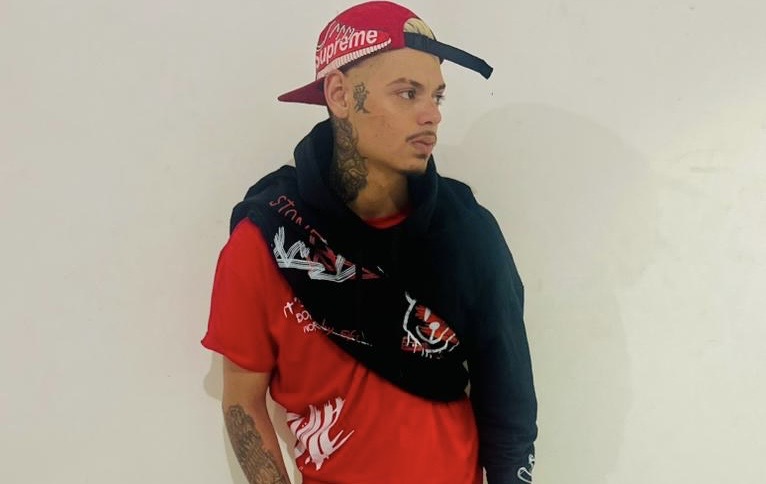 Mc Eros: A Trajetória De Um Artista Em Ascensão MC Eros: A Trajetória de um Artista em Ascensão