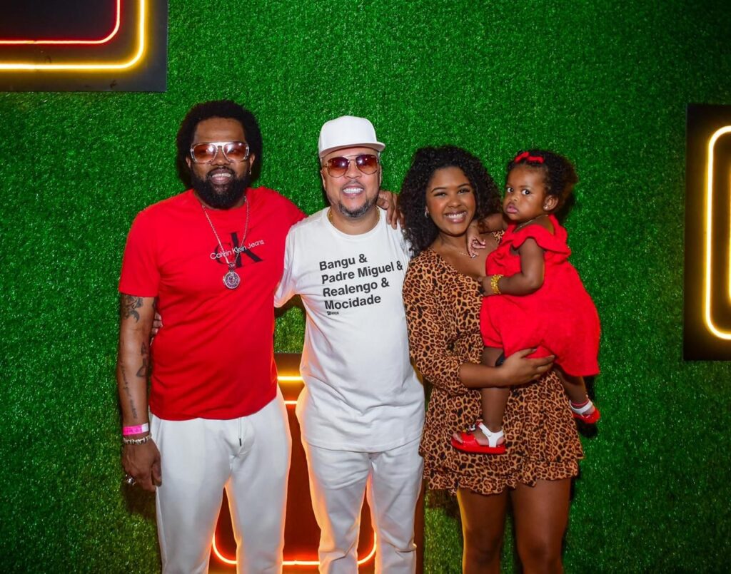 Andrezinho Do Molejo Comemora 54 Anos Ao Lado De Amigos Famosos E Ganha Noite De Samba Inesquecível 2 e84ef98d bbee 4d87 a12b 32a1fbe7062f