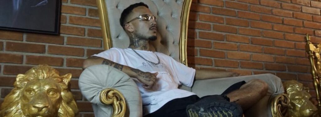 Mc Vitinho Rp: A Jornada De Um Barbeiro Ao Sucesso No Funk MC Vitinho RP: A Jornada de um Barbeiro ao Sucesso no Funk