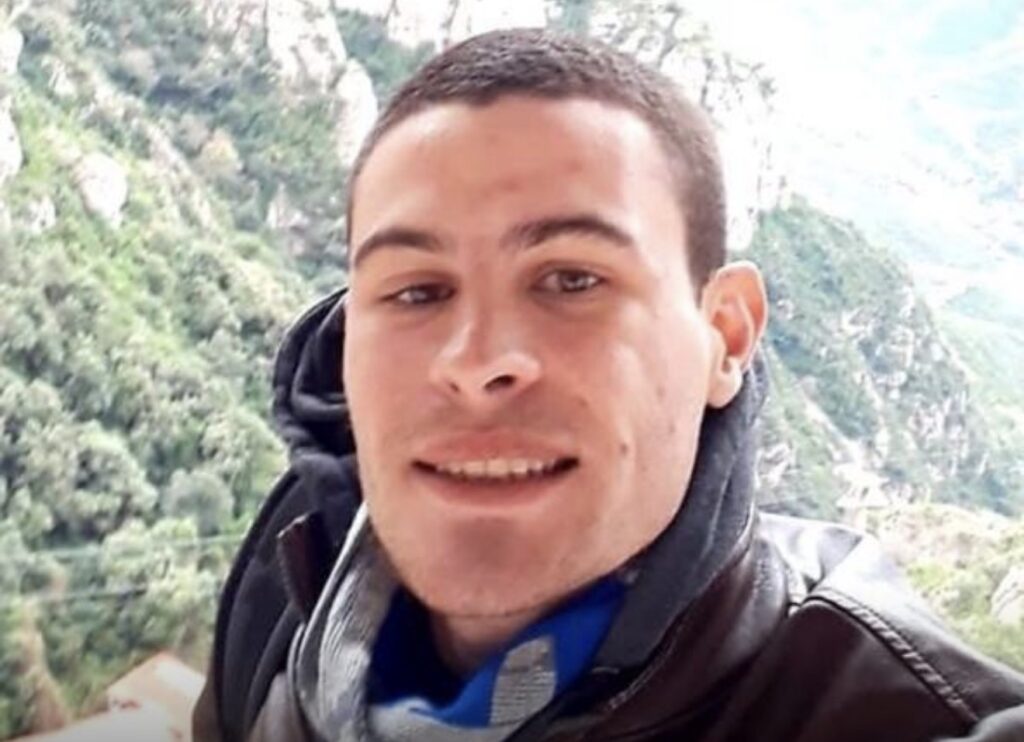 Guilherme Brito: A Promessa Do Sertanejo E Além Guilherme Brito: A Promessa do Sertanejo e Além