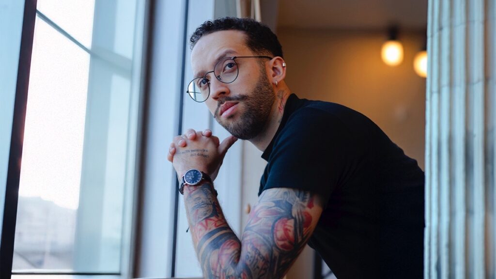 Por trás do sucesso digital de artistas e empresários, existe mais estratégia do que viralização