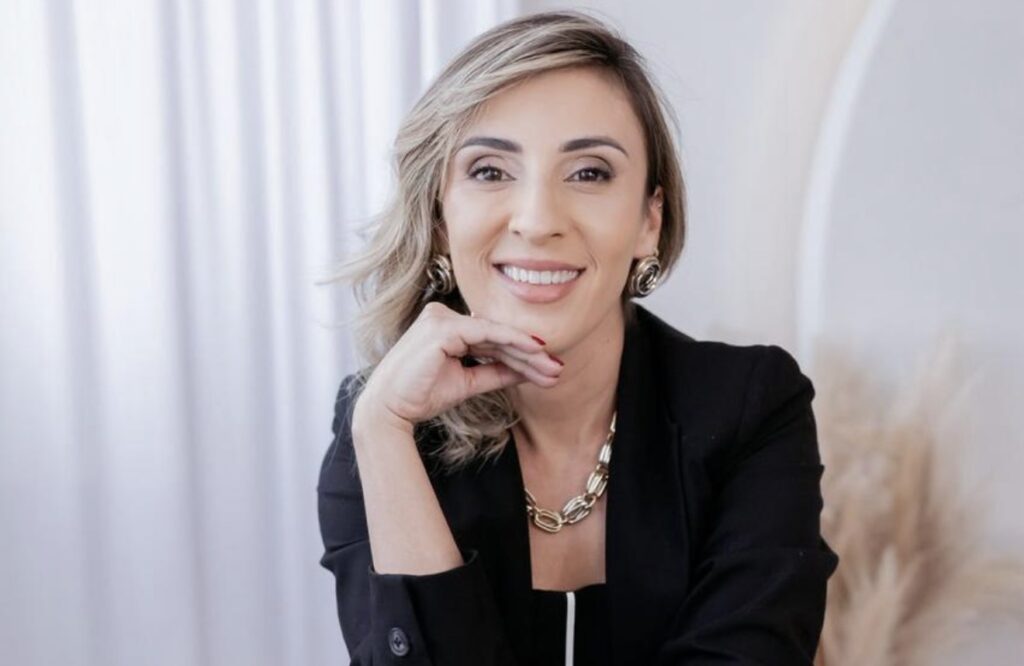 Dra. Cláudia Fonseca E A Nova Era Da Harmonização Facial: Menos Excesso E Mais Tecnologias Regenerativas IMG 3896