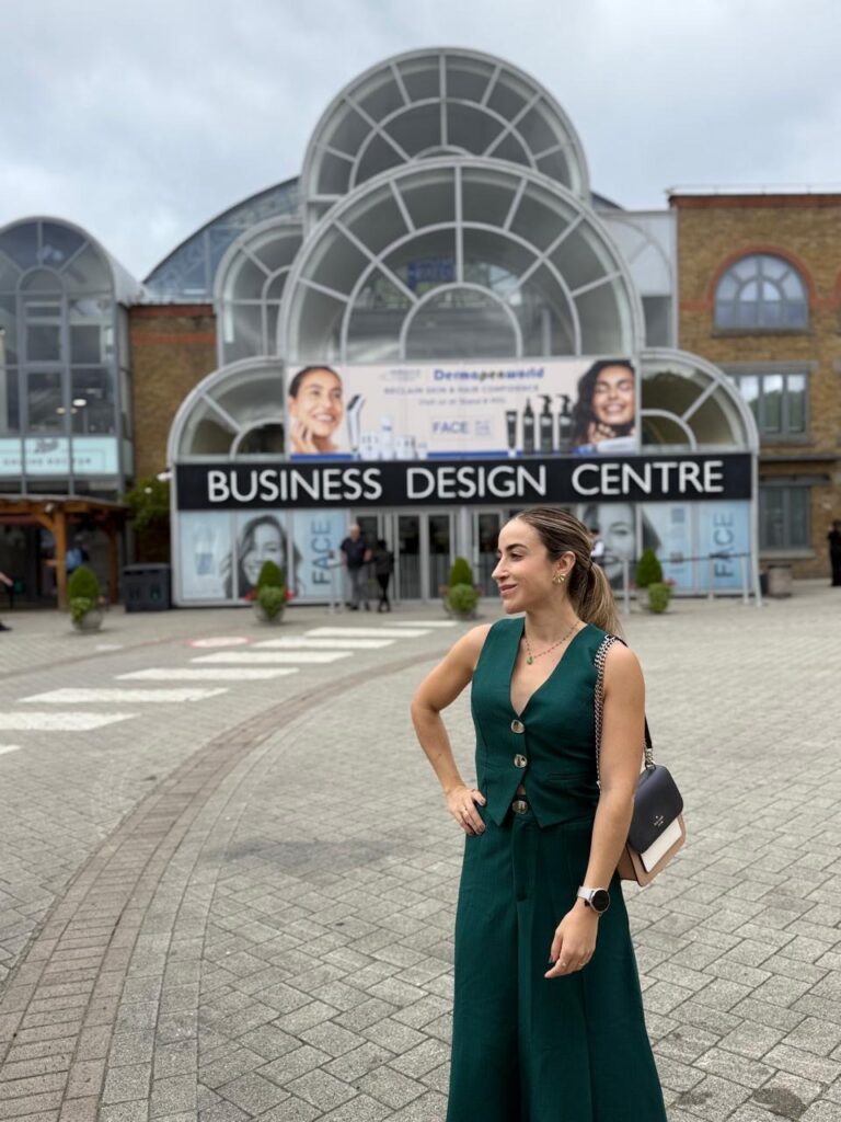 52430473 3200 42c9 b121 bdfda19d50fa