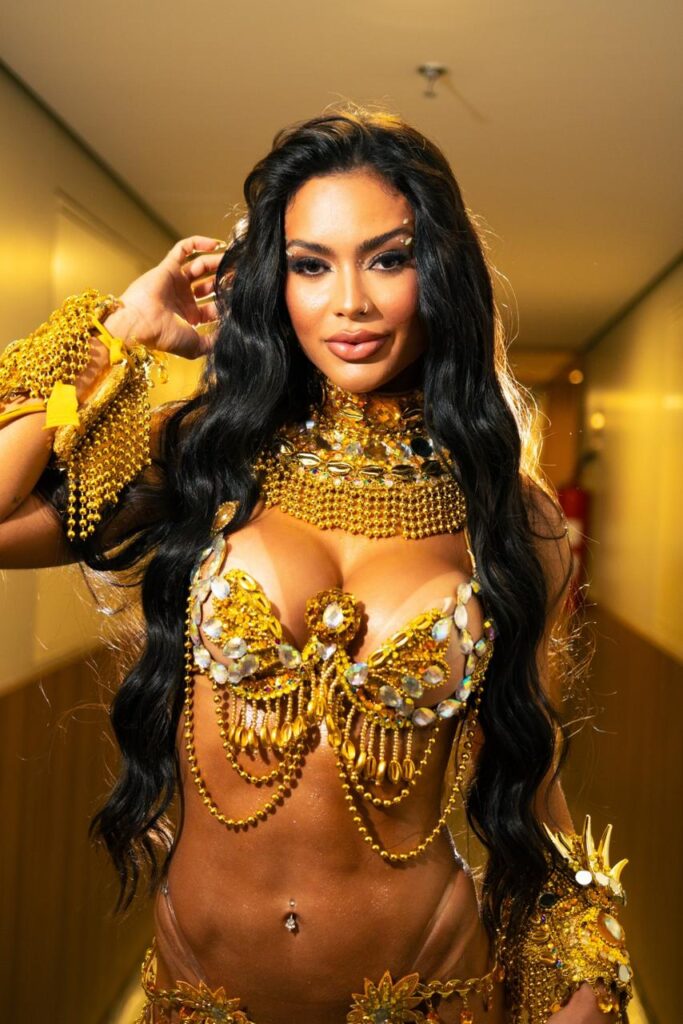 Do Primeiro Desfile Ao Desfile Das Campeãs: Alisha Celebra Sua Evolução No Carnaval 6 WhatsApp Image 2026 02 19 at 22.42.38 2
