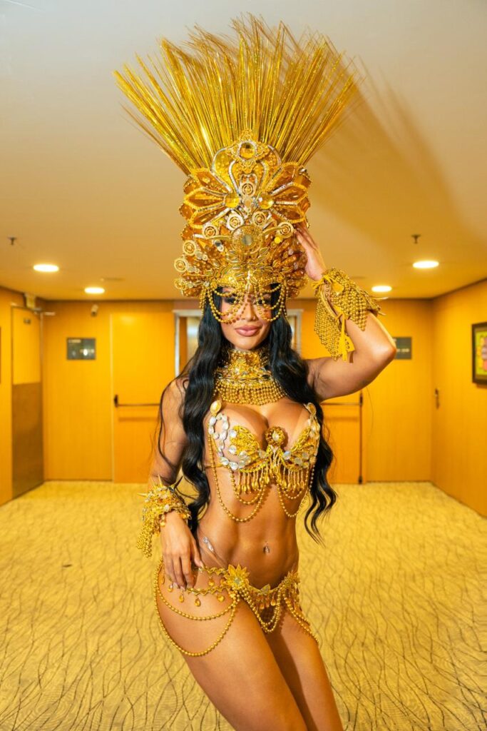 Do Primeiro Desfile Ao Desfile Das Campeãs: Alisha Celebra Sua Evolução No Carnaval 5 WhatsApp Image 2026 02 19 at 22.42.38