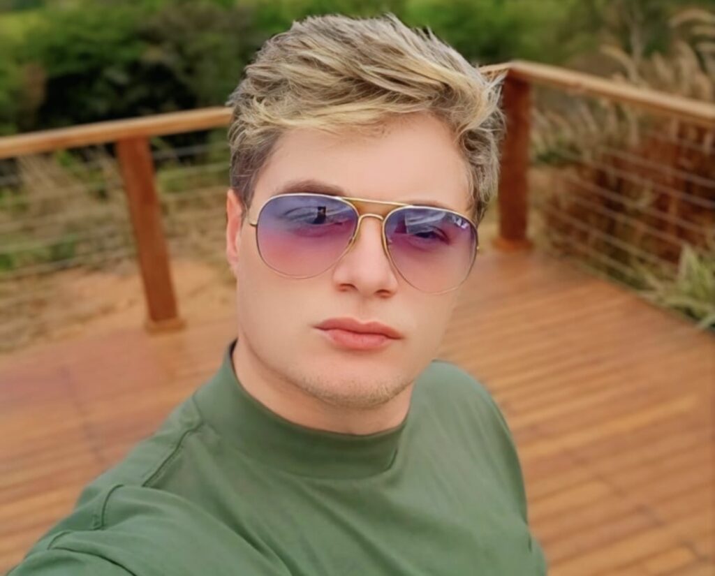 Ronan Marx: A Nova Voz Do Sertanejo Com Toques De Versatilidade Ronan Marx: A Nova Voz do Sertanejo com Toques de Versatilidade