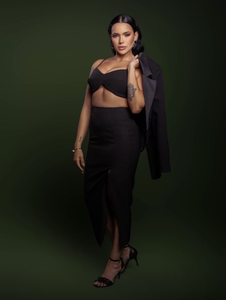 Além Da Estética: Aos 43 Anos, Dra. Janaina Folly Peçanha Une Beleza, Elegância E Empreendedorismo Em Uma Trajetória Inspiradora 1 IMG 8118