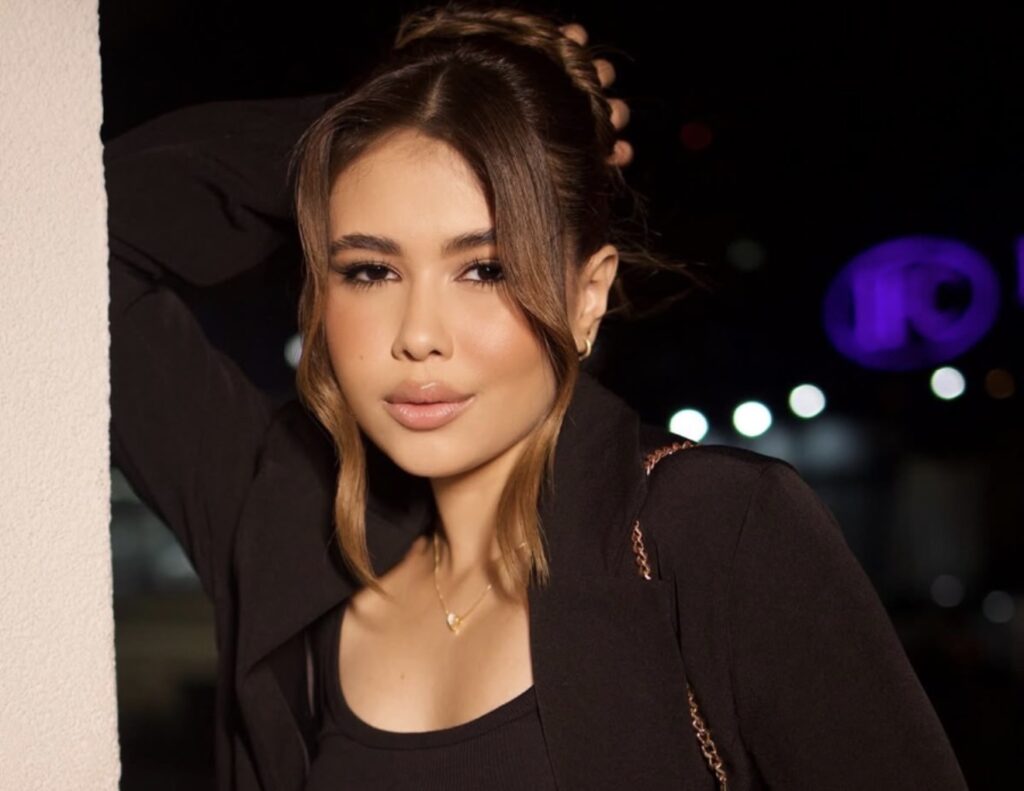 Beatriz Souza transforma oportunidade inesperada em carreira na moda e na comunicação